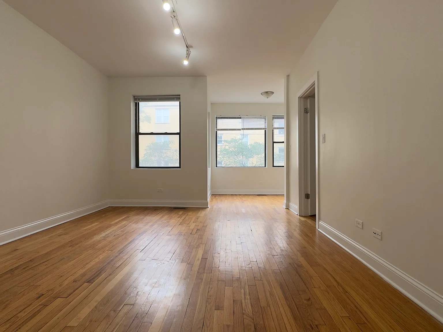 4 bed, 2000 sqft, $2,895 — Photo 1