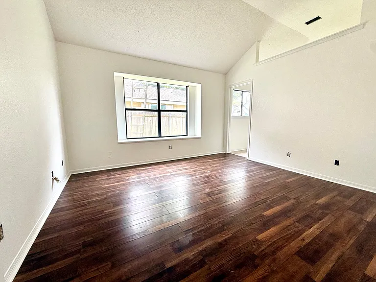 2107 Willow Way — Photo 11