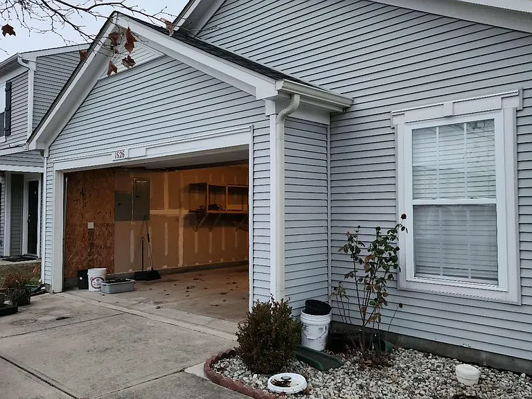 1626 Carriage Cir — Photo 1