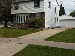 5202 S Nicholson Ave, Cudahy, WI 53110