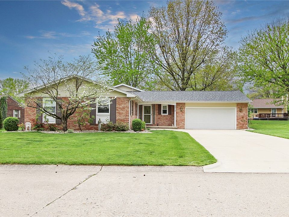 2212 Cortland Dr, Charleston, IL 61920 Zillow