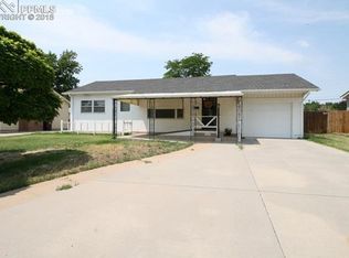 1717 Lynwood Ln, Pueblo, CO 81005
