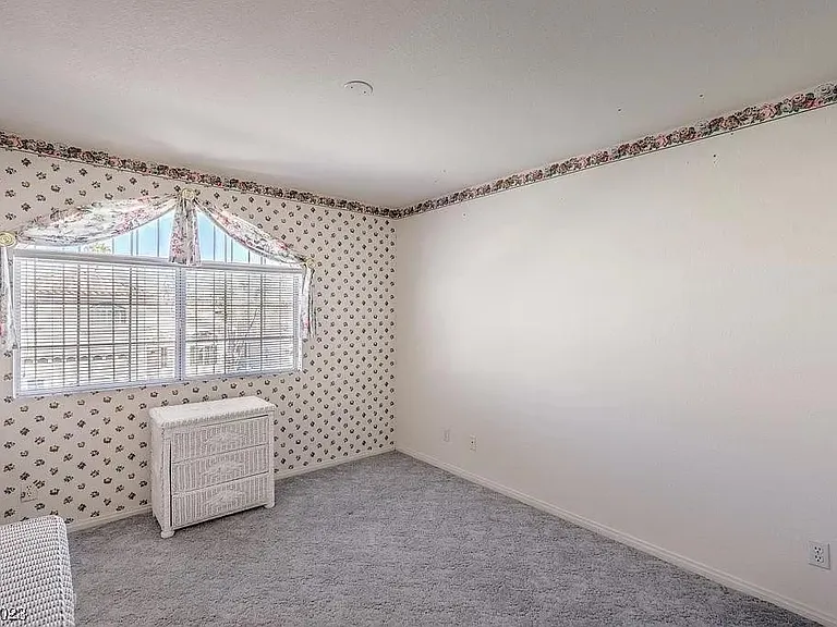 8939 Dove Cove Dr — Photo 24