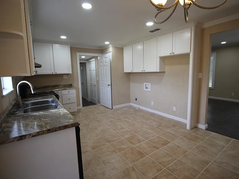 449 Cherry Creek Ln — Photo 4