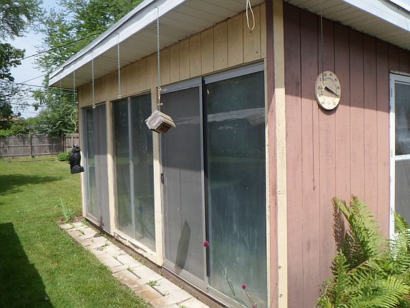 5th image of 10808 S Lloyd Dr