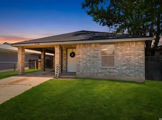 8746 Seven Seas Dr, San Antonio, TX 78242