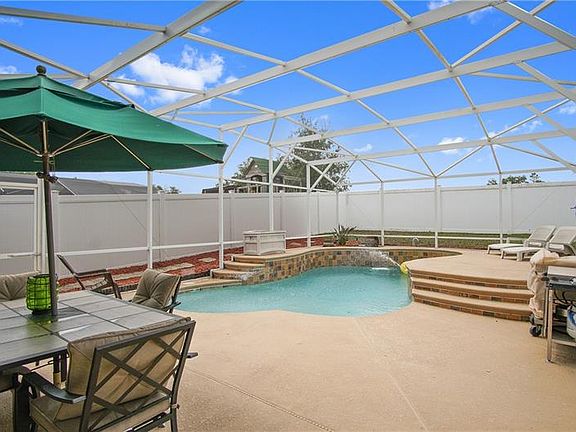 4th image of 408 Lobelia Dr
