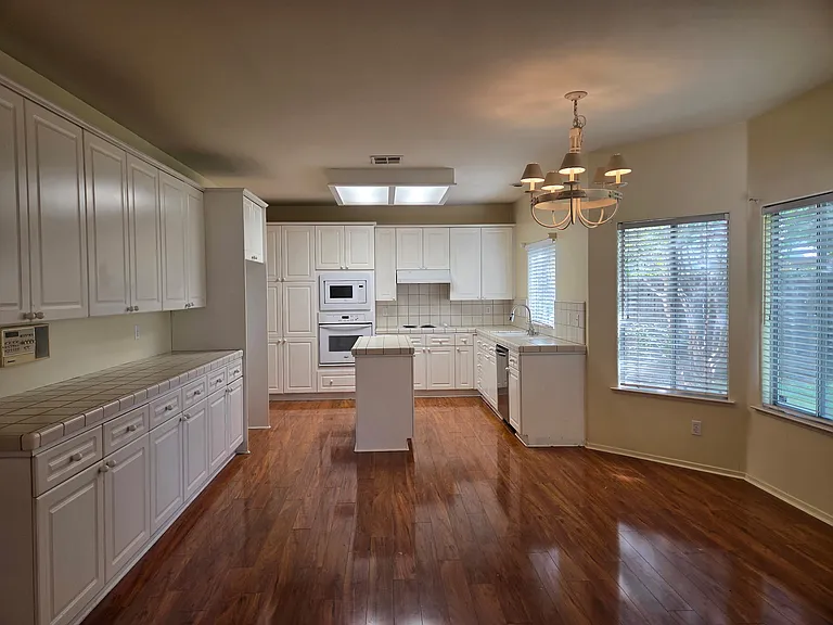 8073 N Backer Ave — Photo 4