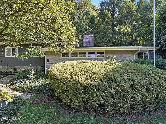 2nd image of 3308 Timberlake Dr