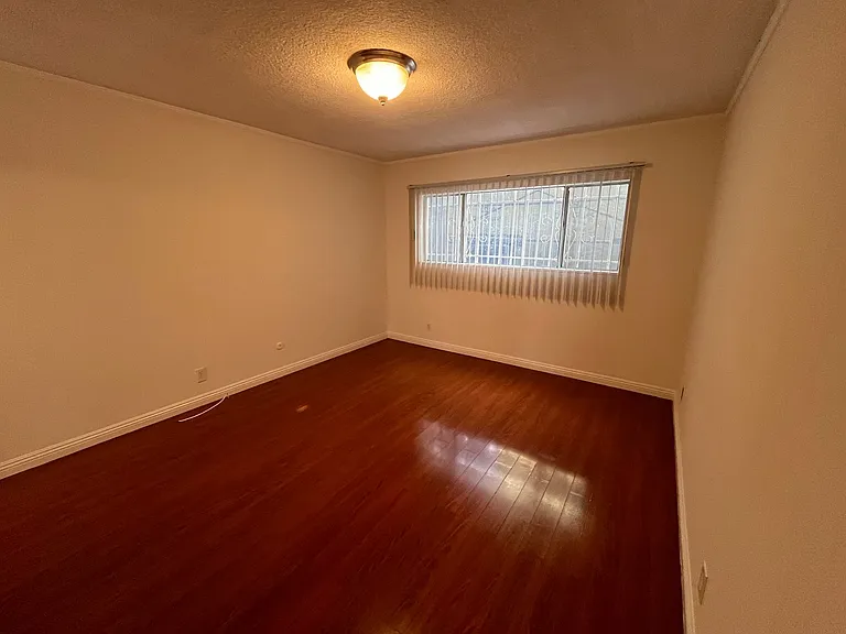 1065 S Holt Ave — Photo 9