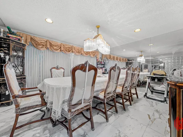 2346 Bergen Avenue image 6 of 29