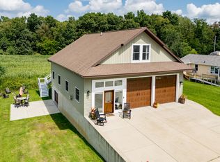 32144 Chamberlin Dr, Lawton, MI 49065