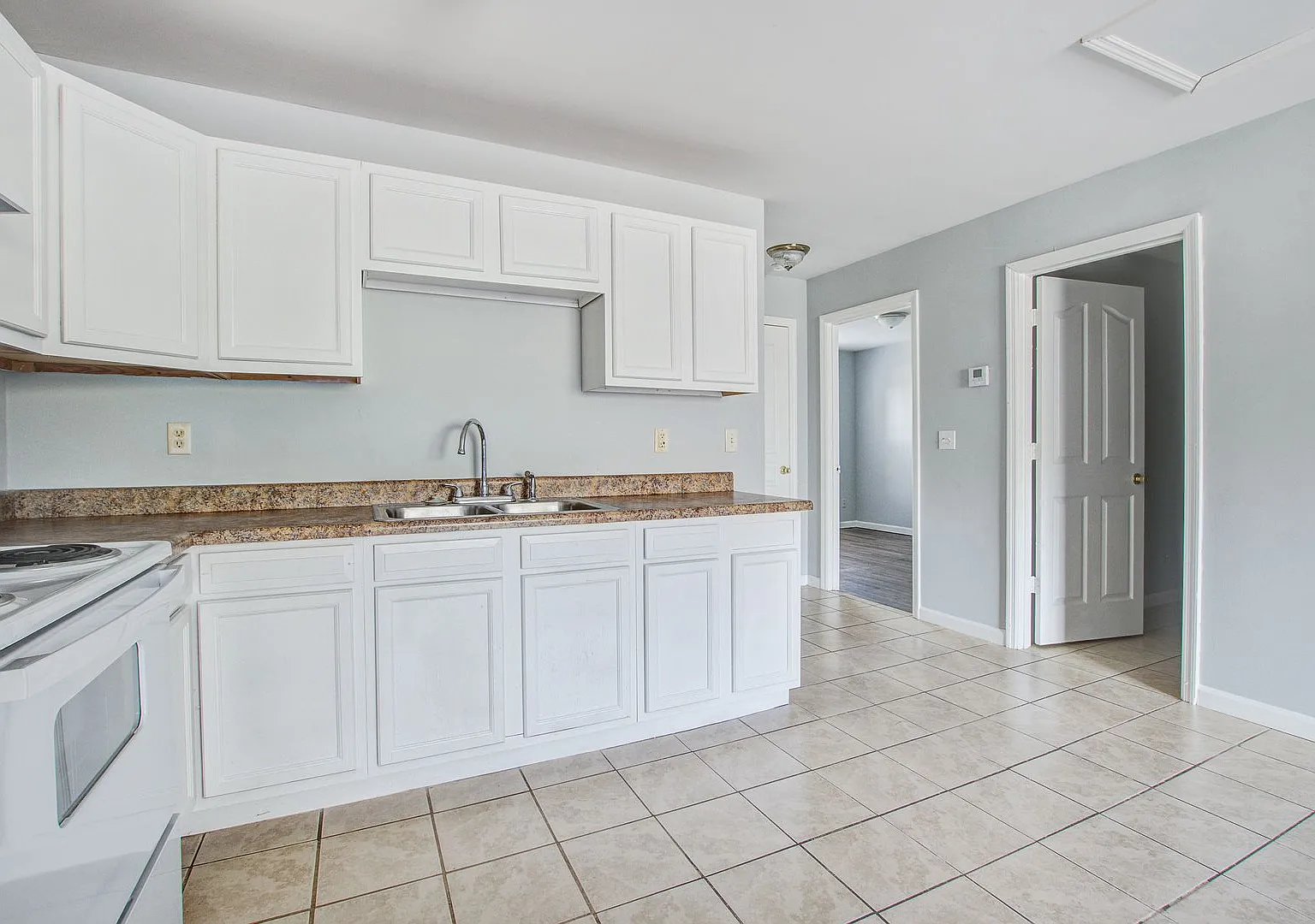 Kenwood Garden Apartments — Photo 1