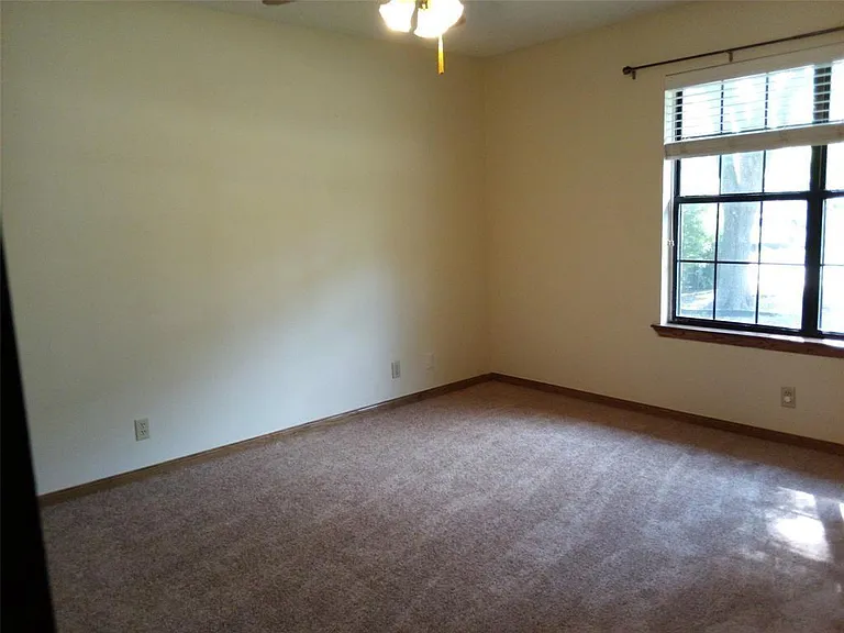 9903 Grand Oak Dr — Photo 31