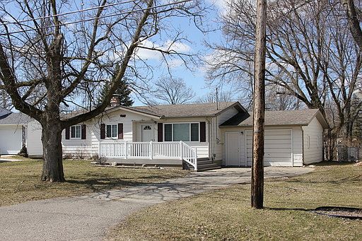 1st image of 2412 Maplelawn Dr
