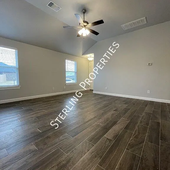 2305 Roca Dr — Photo 4