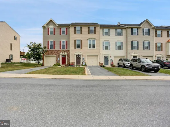 59 Gauley River Path, Falling Waters, WV 25419