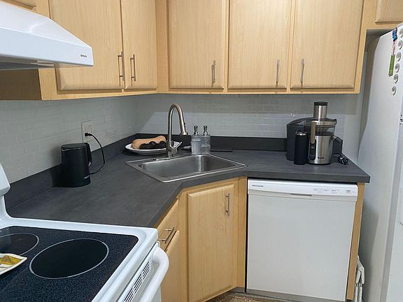 3rd image of 101 Briny Ave APT 2405