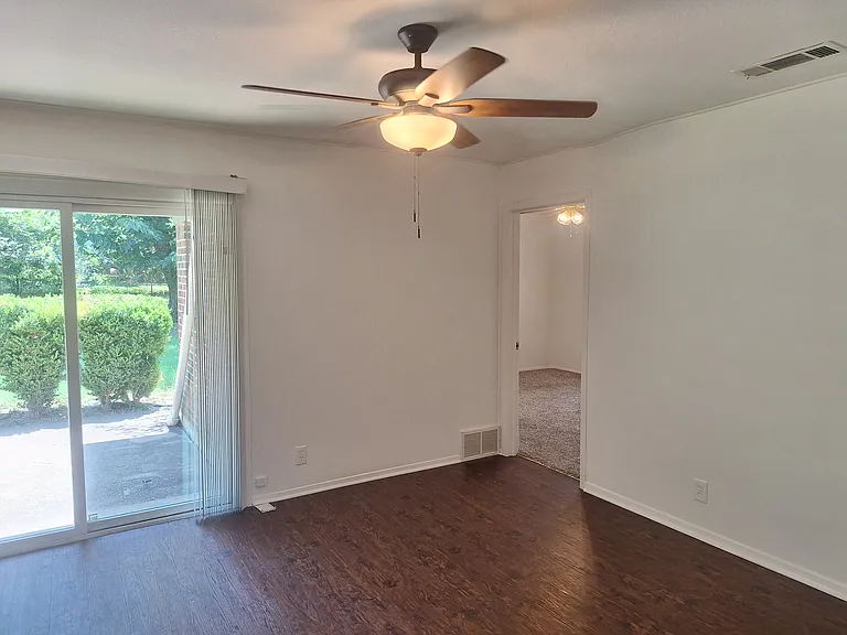 513 Simmons Dr — Photo 3