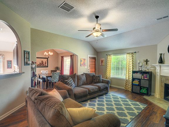 3rd image of 7918 Ivy Lake Ln