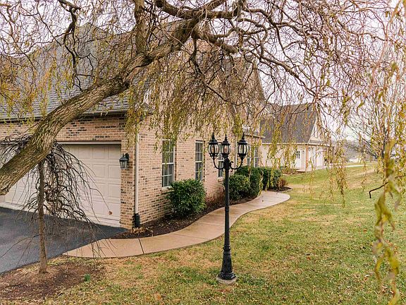 2nd image of 251 Kensington Dr