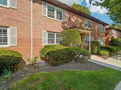 34 B Lakeside Dr, Millburn, NJ, 07041