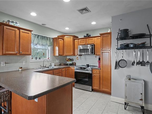 2nd image of 200 Roger Williams Ave Unit 112