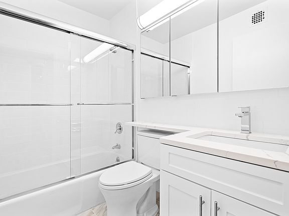 4th image of 400 E 71st St APT 22d