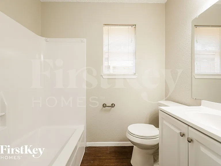 23314 Balthasar St — Photo 12