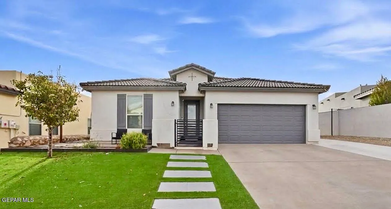 4 bed, 3.0 bath, 1925 sqft, $2,400 — Photo 1