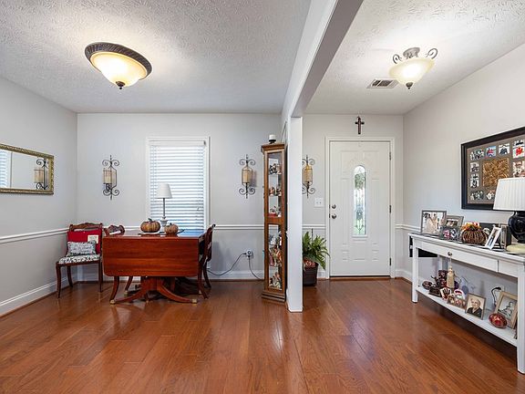 3rd image of 7338 Sierra Ct