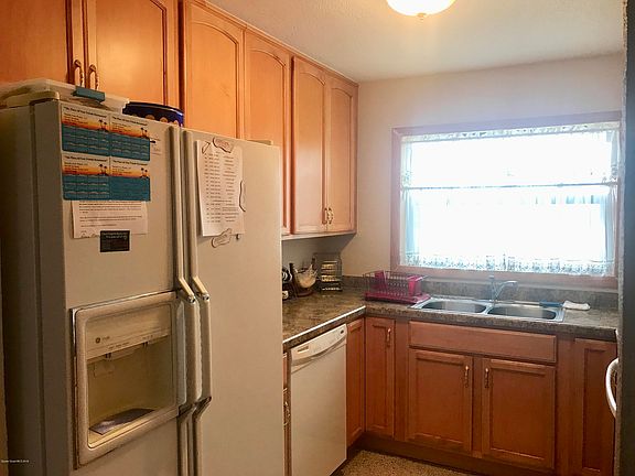 5th image of 345 W Arlington St