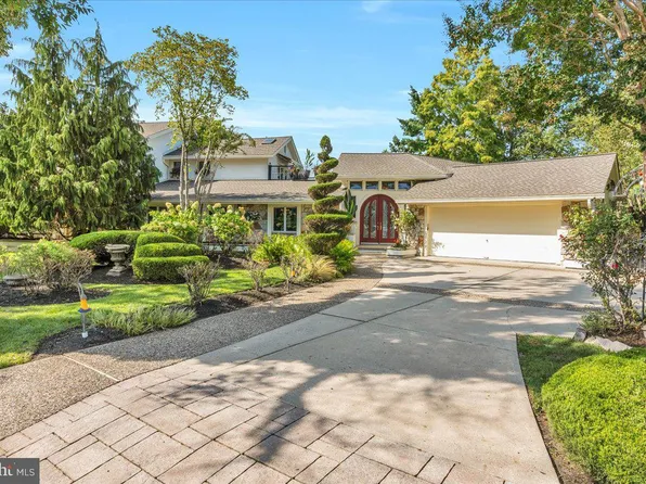 4 Walden Ct, Cherry Hill, NJ 08003