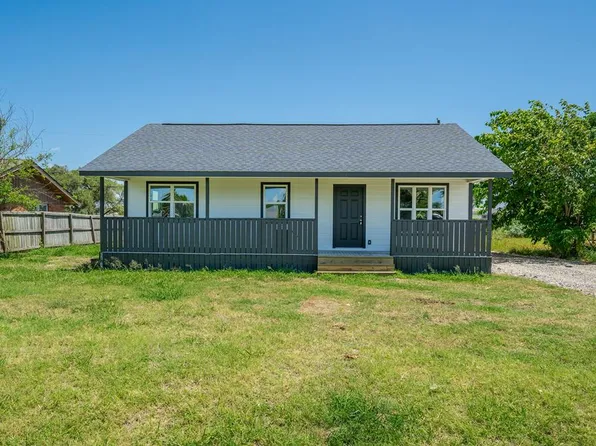 424 Eloise St, Rockport, TX 78382