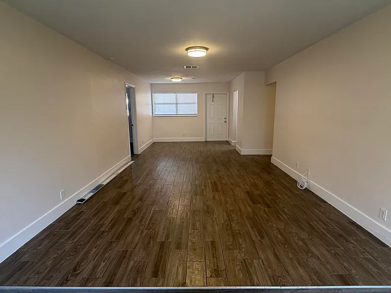 4061 NW 9th Ave #204 — Photo 10