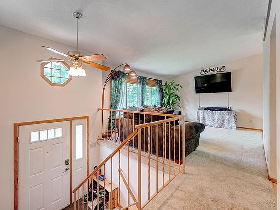 2nd image of 8550 Xebec St NE