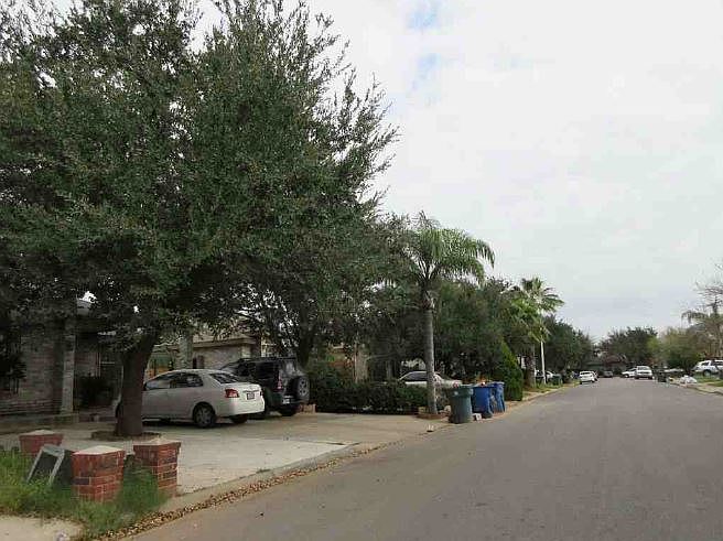 2nd image of 814 Elk Dr