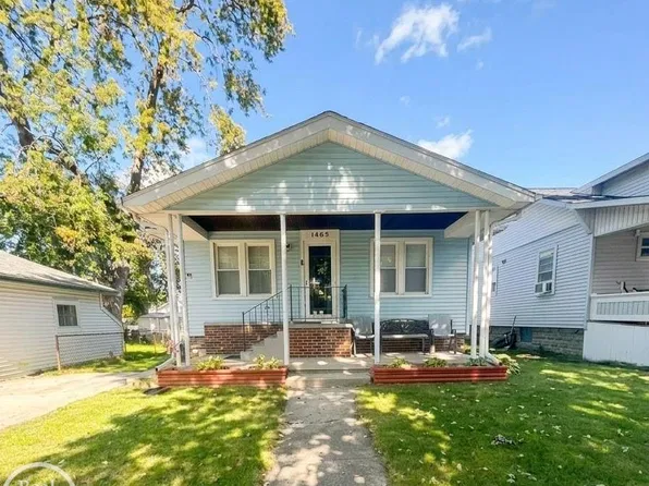 1425 Carleton St, Port Huron, MI 48060