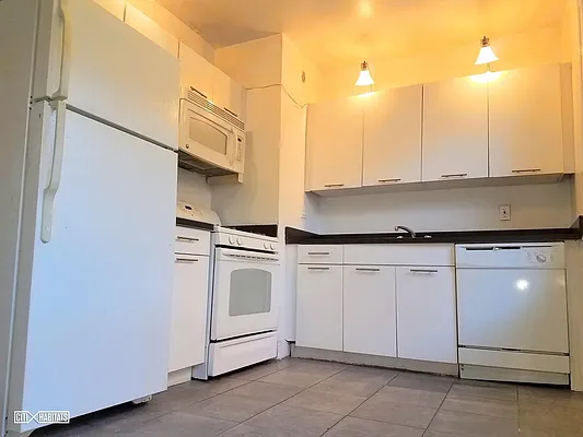 Rented by Citi Habitats | media 15