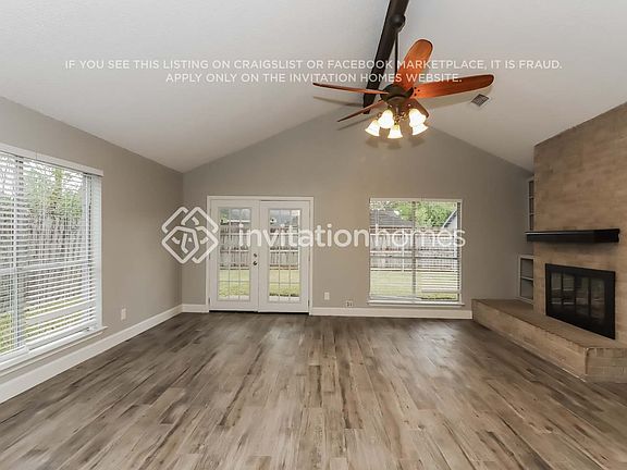 2nd image of 2210 Colonial Ct N