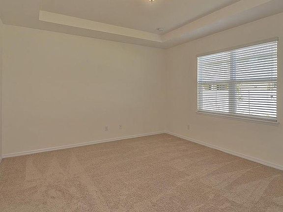 4th image of 5137 NE 19th Pl