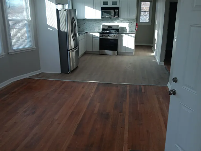 2060 Seward St #2 — Photo 2