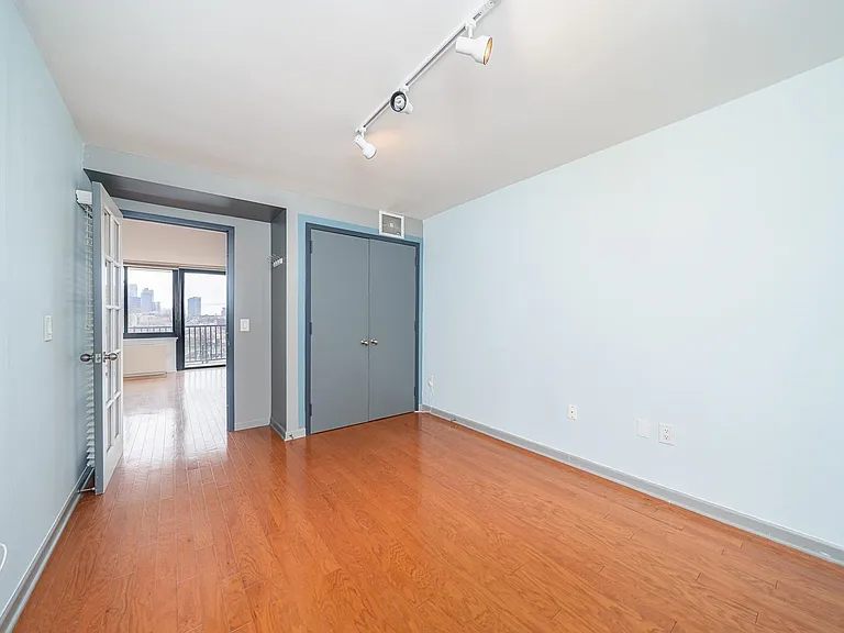 700 Grove St #8G — Photo 11