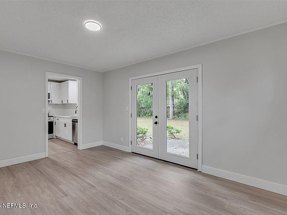 4th image of 10937 CHADRON Drive