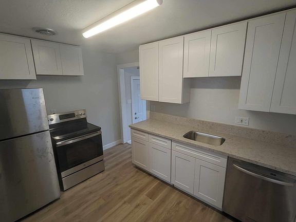 2nd image of 1515 Olive Ave