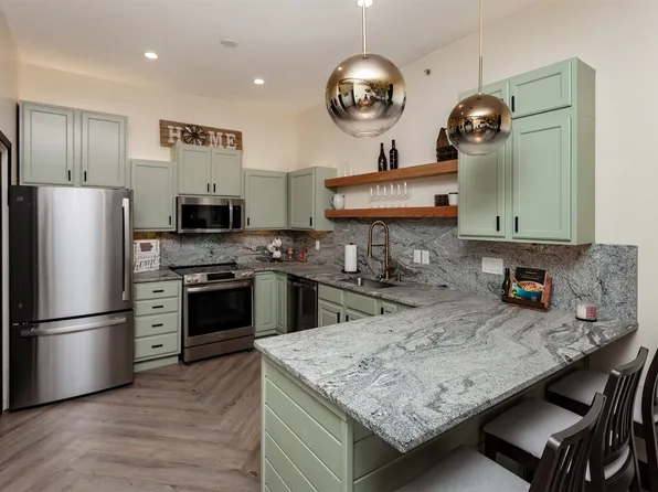 400 E Locust St Unit 102, Des Moines, IA 50309