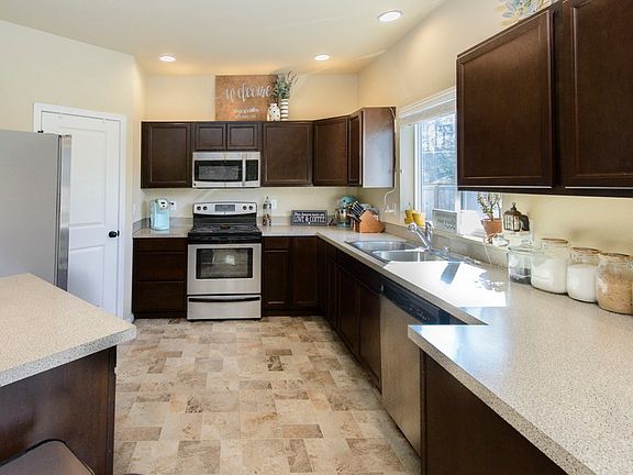 5th image of 104 Carver Walk SE