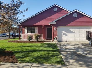 215 E Harrison St, Carlton, OR