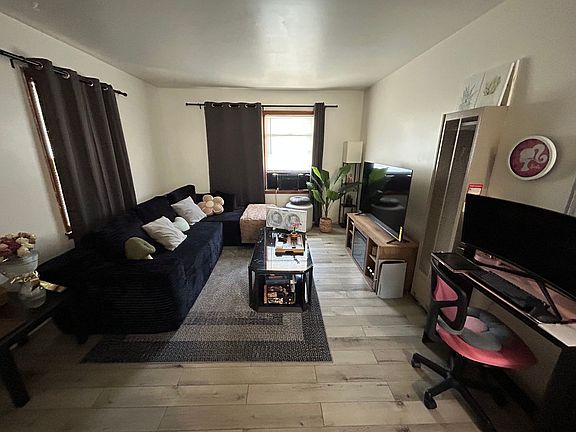 4th image of 3723-31 W Lapham St #4