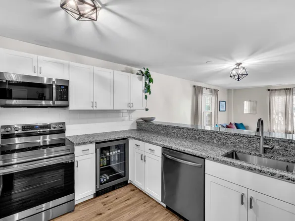 49 Rose Street APT 109, Branford, CT 06405